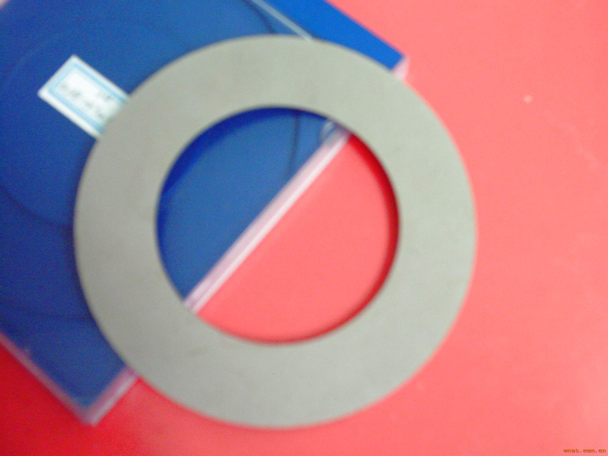 Ŵ